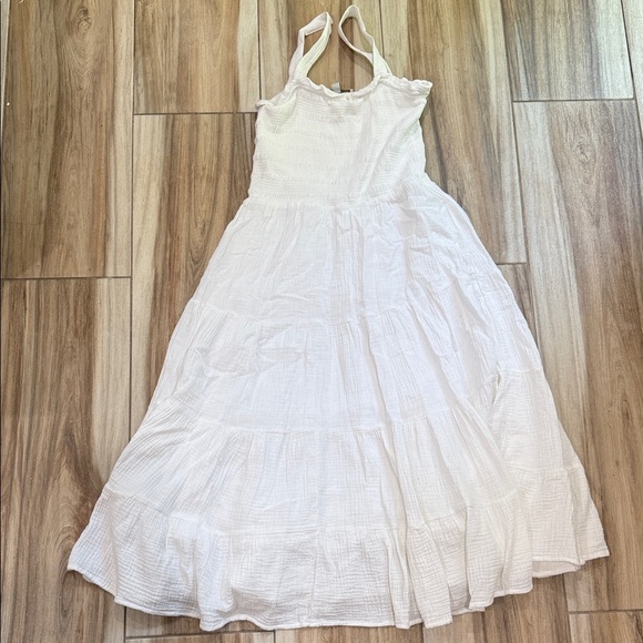 C&C California Dresses & Skirts - C&C California Cream Maxi Dress